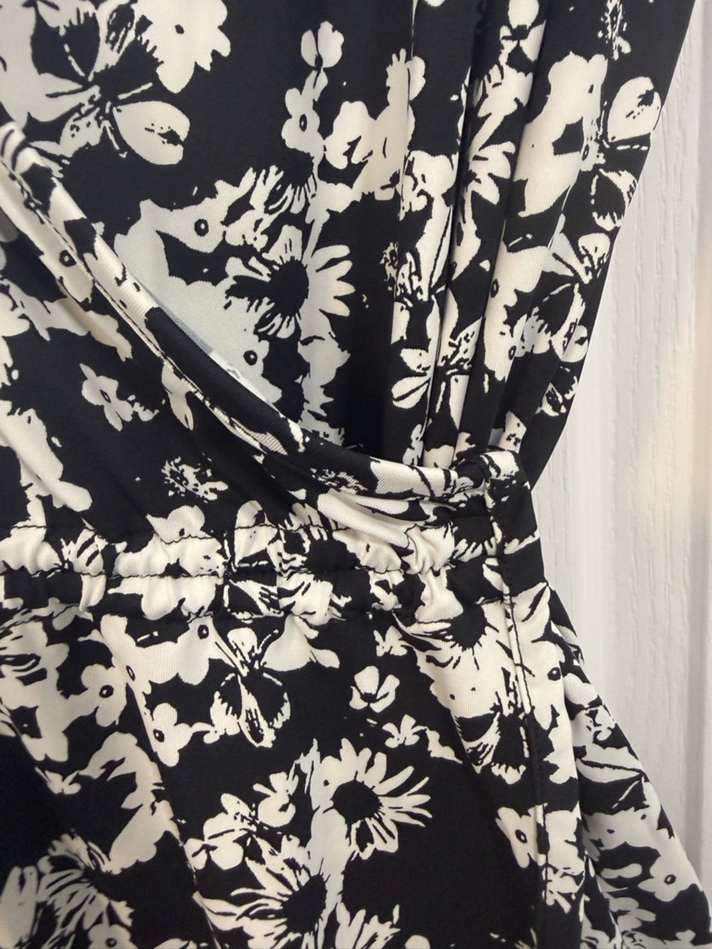 Columbia Black & White Floral Wrap Mini Dress Large - Picture 4 of 9